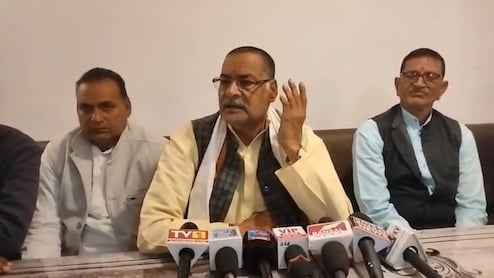 MP कांग्रेस को फिर लगा बड़ा झटका, पूर्व विधायक लक्ष्मण तिवारी ने छोड़ी पार्टी, लगाए ये गंभीर आरोप
