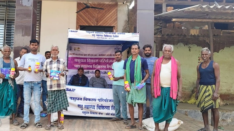 पशुधन विकास की दिशा में अदाणी फाउंडेशन की अनोखी पहल, 2062 पशुओं का इलाज, 334 किसानों को दिया गया प्रशिक्षण