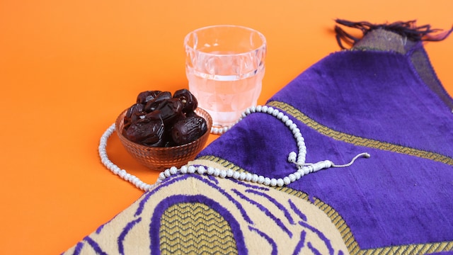Lifestyle Coach Shares Smart Iftar Habits To Follow While Breaking Your Fast During Ramadan