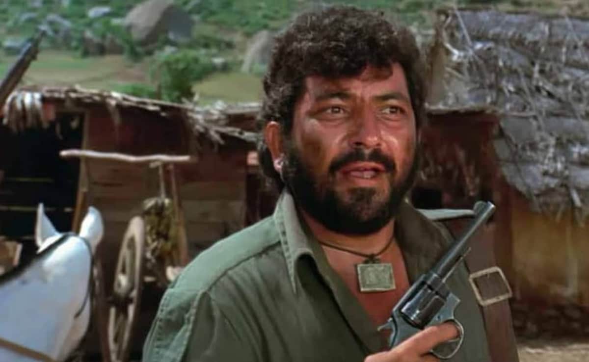 रशियन रूले को हिंदी फिल्म शोले के गब्बर ने भी अपने रिवॉल्वर से खेला था