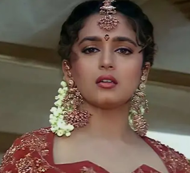 जब 19 साल की माधुरी दीक्षित को तिरछी नजरों से देख रहे थे अनिल कपूर और जैकी श्रॉफ, एक्ट्रेस बोली मैं नई थी तो...