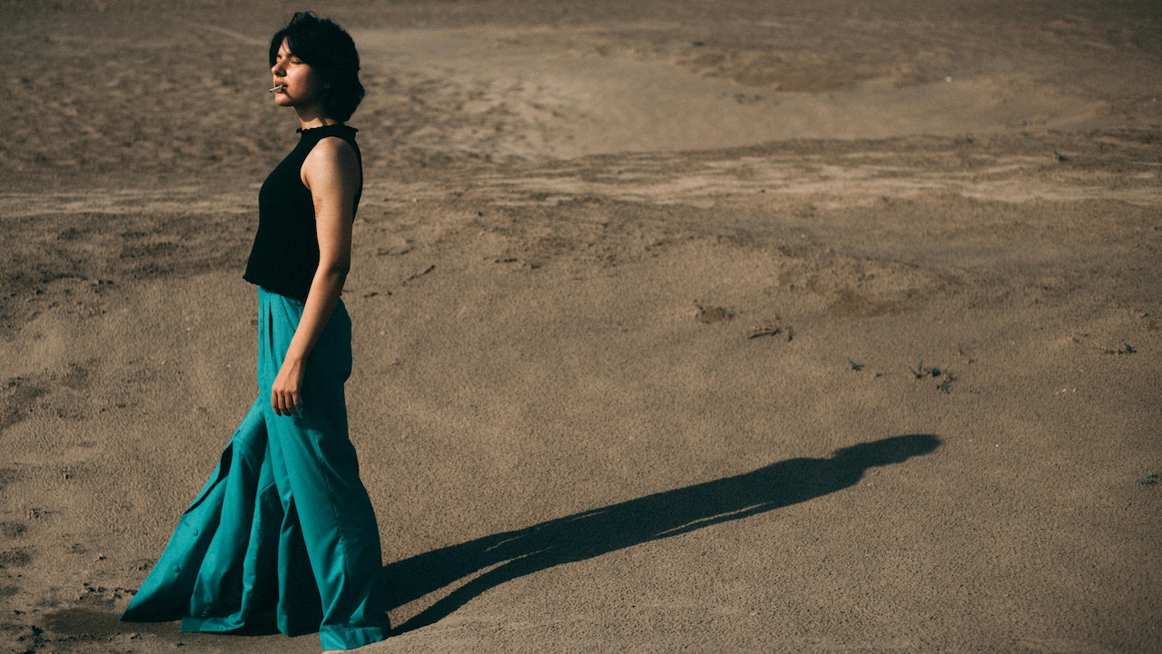 How To Wear Skirts In Windy Weather Without Wardrobe Malfunctions