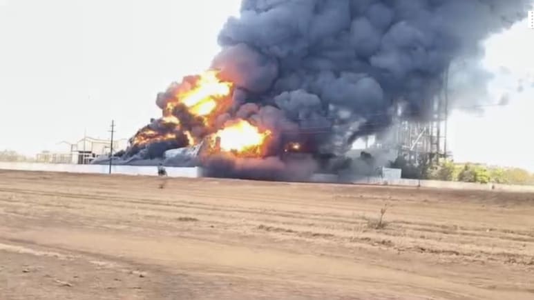 बिलासपुर और खेरागढ़ में फैक्ट्रियों में लगी भीषण आग, दूर से दिखाई दे रही लपटें, काबू पाने में जुटी दमकल की टीमें