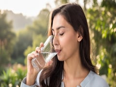 बाहर का खाना खाने के बाद क्यों लगती है ज्यादा प्यास? ये है बड़ी वजह