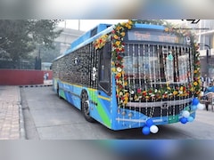Double Decker Bus in Delhi: दिल्ली में आज से चलेगी डबल डेकर बस, जानें किन-किन जगहों से गुजरेगी और कितना होगा किराया