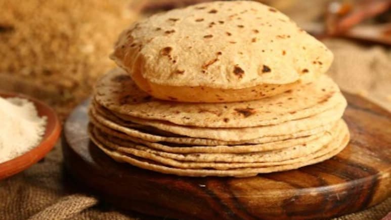 Healthy Roti Swaps: 12 महीने खा रहे हैं गेहूं की रोटी, आज से बदल लें आदत, नहीं तो पड़ सकता है महंगा