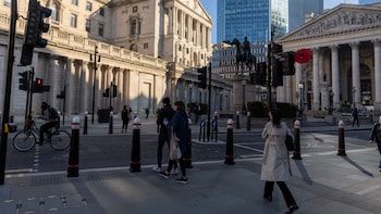 Bank of England To Hold Interest Rates As Caution Reigns: Decision Guide