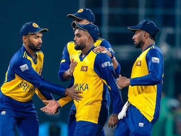 SL vs IRE: मेंडिस के तूफानी बल्लेबाजी के बाद तीक्ष्णा-हसरंगा ने गेंदबाजी में ढाया कहर, श्रीलंका को मिली जीत