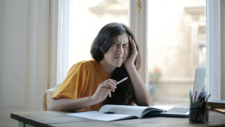 What Is Functional Fatigue? 5 Signs And Symptoms To Watch Out For