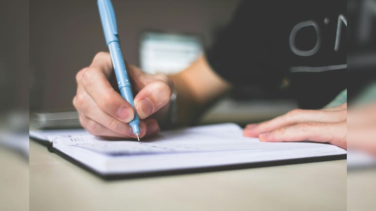 10 लाख की नौकरी छोड़ जर्मनी पहुंची 26 साल की भारतीय छात्रा, बताया हर महीने का खर्च