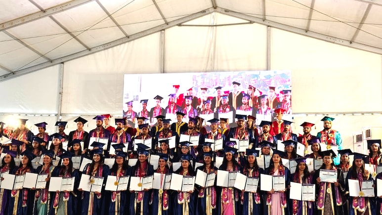 Jaipur National University: 15वें दीक्षांत समारोह में 5000 छात्रों को मिली डिग्री, केंद्रीय मंत्री बोले- जयपुर को मिल रही है 90 किमी की रिंग रोड