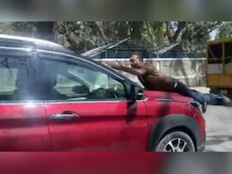 बेंगलुरु में शख्स को कार के बोनट पर घसीटा, हिरासत में लिया गया ड्राइवर
