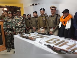 नक्सल मुक्त हुआ बिहार! 3 लाख के इनामी नक्सली सुरेश कोड़ा ने किया सरेंडर, 60 मामलों में था आरोपी