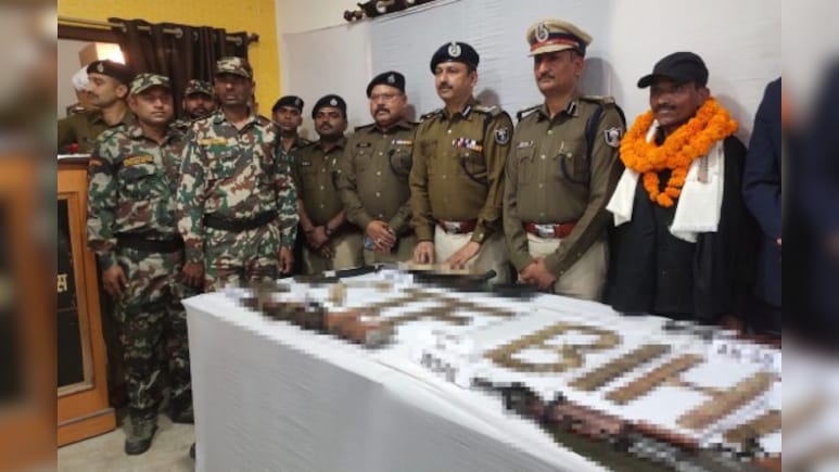 नक्सल मुक्त हुआ बिहार! 3 लाख के इनामी नक्सली सुरेश कोड़ा ने किया सरेंडर, 60 मामलों में था आरोपी