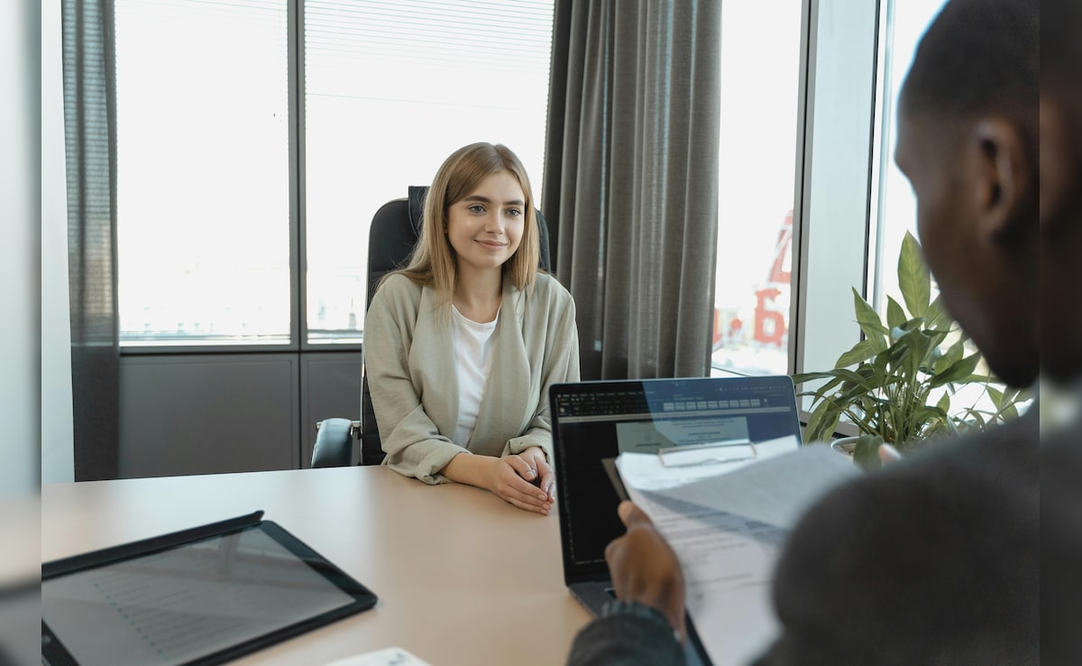 यूपी PCS इंटरव्यू की हो रही है शुरुआत, जानें कैसे पूछे जाते हैं सवाल