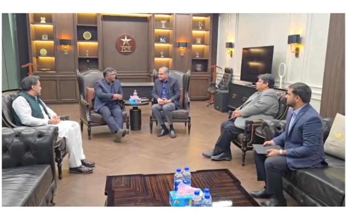 IND vs PAK: भारत-पाक मैच के लिए गद्दाफी स्टेडियम में चल रही है मीटिंग, जगी खुशखबरी आने की उम्मीद