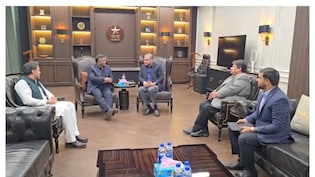 IND vs PAK: भारत-पाक मैच के लिए गद्दाफी स्टेडियम में चल रही है मीटिंग, जगी खुशखबरी आने की उम्मीद