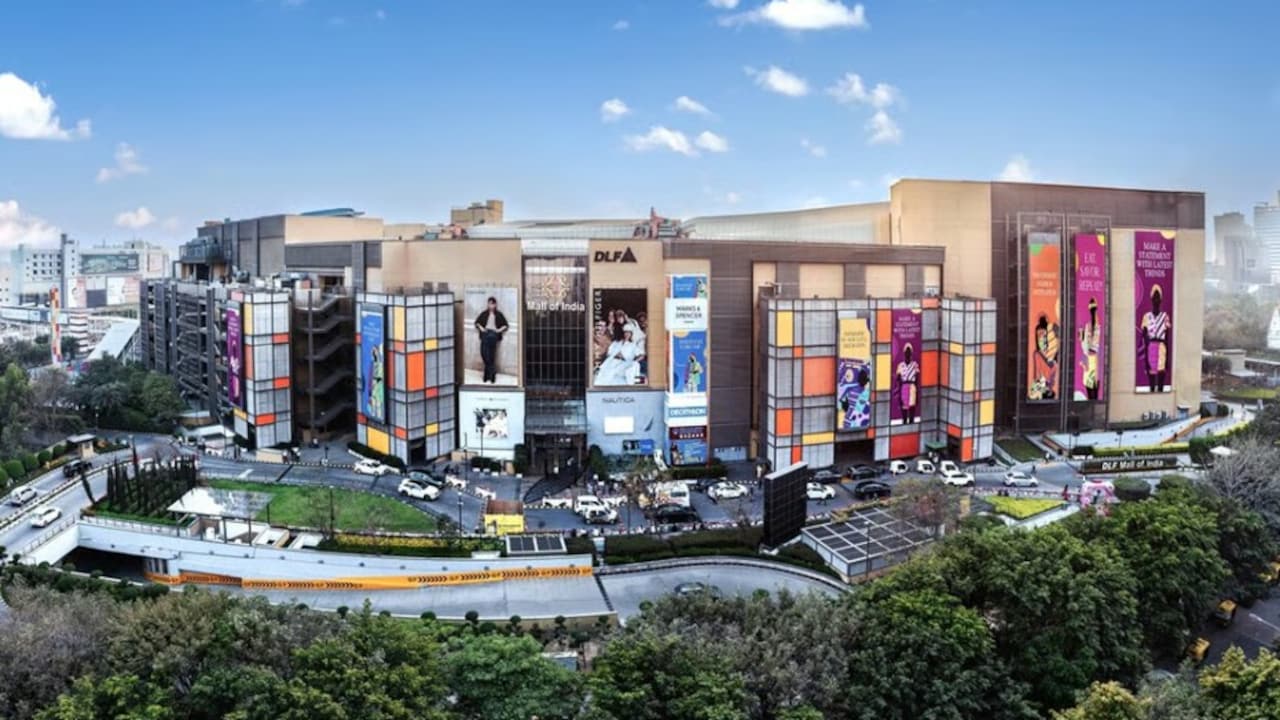 Double Downgrade: DLF Shares Slip After BofA Cuts Target Price, Rating On Slower Booking Growth