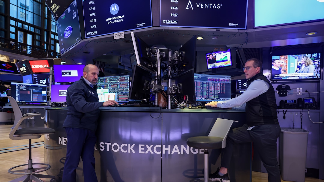 Asian Stocks Drop After AI Jitters Hit Wall Street: Markets Wrap