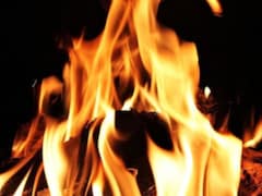 प्यार में ये कैसी सनक? लड़की ने शादी से किया इनकार तो पेट्रोल छिड़ककर लगा दी आग, फिर जलती युवती को लगाया गले