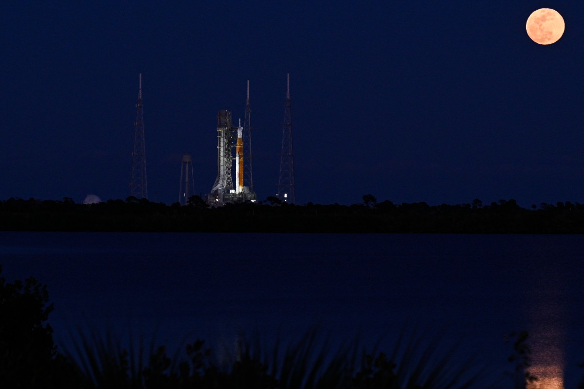 NASA Detects Hydrogen Leak During Fueling Test Of Astronaut-Bound Moon Rocket