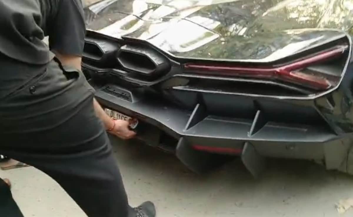 Video: Bouncers Try To Remove Number Plate From Lamborghini After Crash