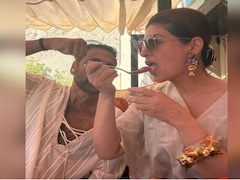 ट्विंकल खन्ना ने पति अक्षय कुमार के साथ की खाने की प्रतियोगिता, खिलाड़ी कुमार ने पत्नी को दिखाया मुक्का