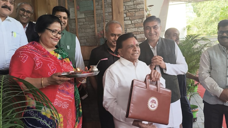 MP Budget 2026: ₹5,341 करोड़ की बचत के साथ 'मुनाफे' में मोहन सरकार, जानें  पैसा कैसे होगा खर्च?