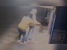 शराब पर नहीं दिया डिस्काउंट तो मार दी थी गोली, भिंड पुलिस ने नाबालिग समेत दो आरोपी दबोचे, एक फरार