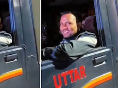 UP पुलिस पर फिर उठे सवाल, सरकारी जीप में बैठकर 'भौकाल' बना रहा था युवक; वीडियो वायरल हुआ तो हुई कार्रवाई