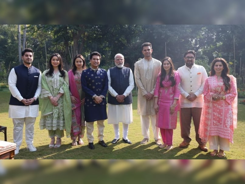 Sachin Tendulkar Meets PM Narendra Modi To Extend Invitation For Arjun and Saaniya's Wedding Ceremony. Full Details Here