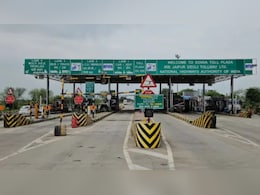 Toll Tax Refund: इन लोगों के खाते में वापस आएगा टोल पर कटा पैसा, चेक करते रहें अकाउंट, जानें क्यों