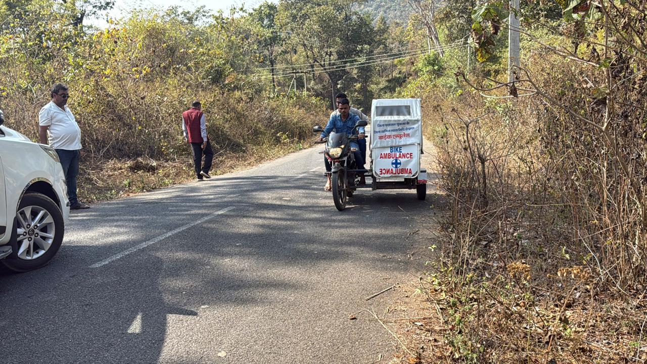 नक्सल प्रभावित इलाकों के लिए देवदूत बना बाइक एंबुलेंस सेवा