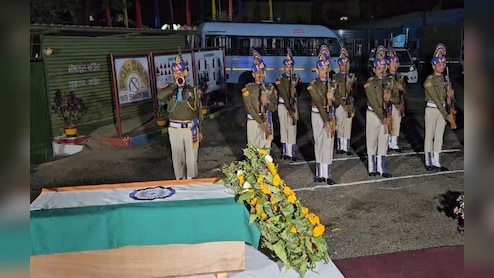 CRPF बटालियन के DOG 'सिम्बा' का निधन, 'गार्ड ऑफ ऑनर' के साथ किया अंतिम संस्कार