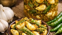 How To Make Garlic Green Chilli Pickle