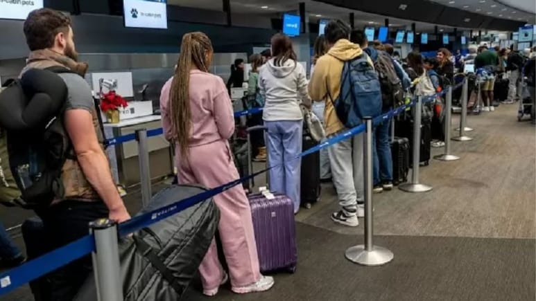 हवाई यात्रा में विदेश से कितना सोना ला सकते हैं? जानें नए नियम, नहीं तो कस्टम वालों की पकड़ में होंगे