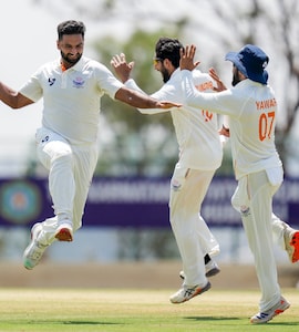 Five-Wicket Man Auqib Nabi, Adventurous Qamran Iqbal Take Jammu and Kashmir Close To Maiden Ranji Trophy Title