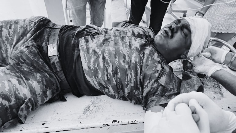 नागौर से आ रही सेना की गाड़ी अनियंत्रित होकर पलटी, दो जवान गंभीर घायल