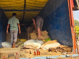 फर्जी नंबर प्लेट, आगे शराब और पीछे भूसा: फिल्मी स्टाइल में अवैध शराब की तस्करी, कुम्हाररास जंगल में ट्रक पकड़ाया