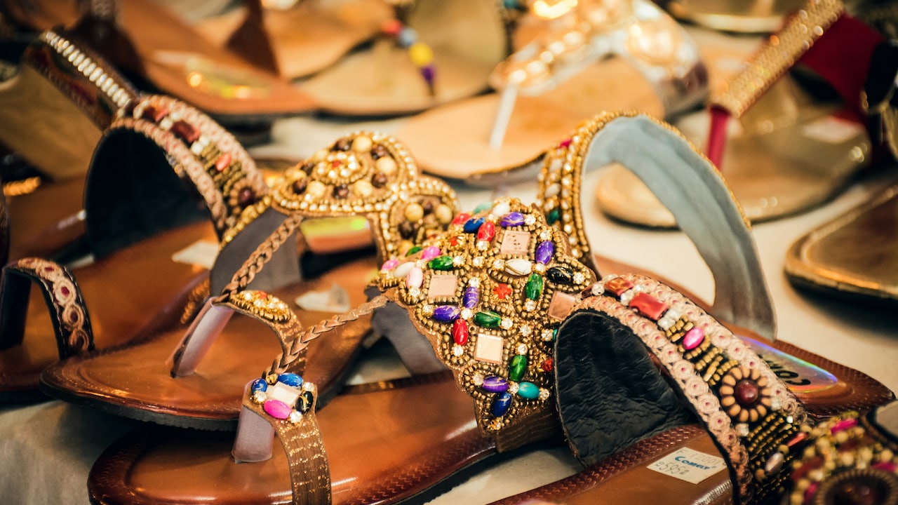 Chappals For Daily Errands vs Long Walks: The Difference