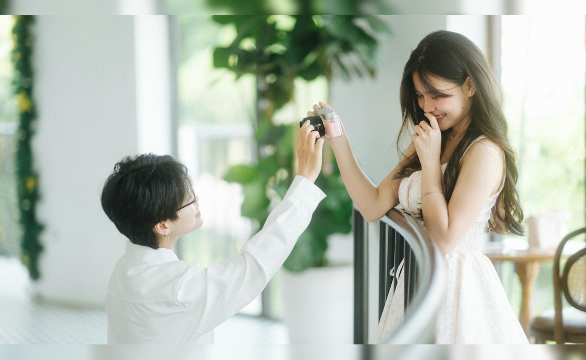 Happy Valentines Day 2026: आज वैलेंटाइन डे पर इन फिल्मी तरीकों से करें अपने Love को प्रपोज