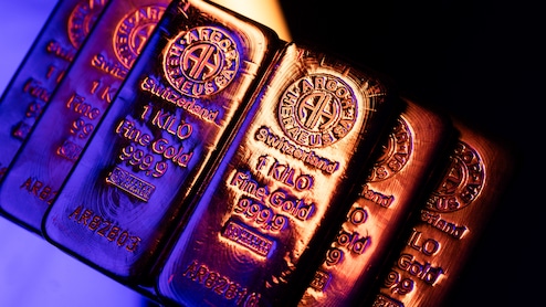 Gold Rebounds Above $5,000 As Historic Retreat Tempts Dip Buyers