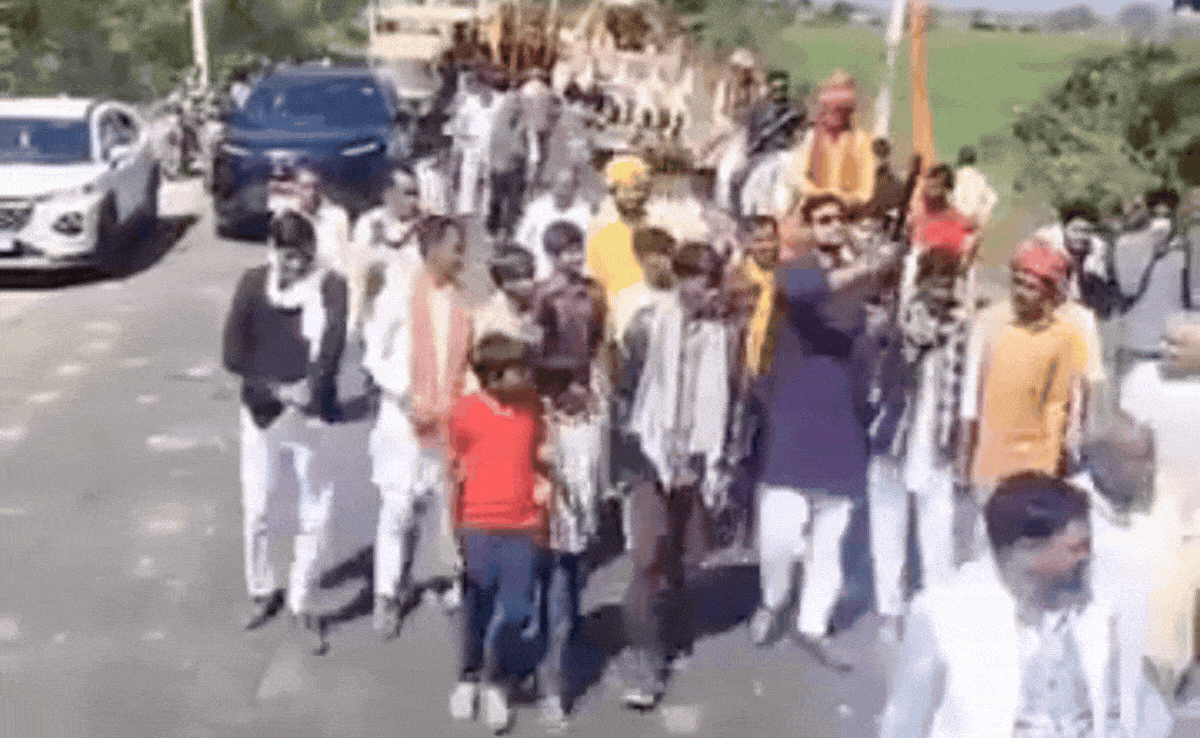 MP कांग्रेस विधायक जंडेल और उनके बेटे ने शिव बारात में की फायरिंग, वीडियो हो रहा वायरल