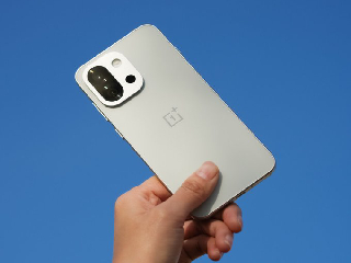 OnePlus 15T होगा 'मिनी पावरहाउस'! कॉम्पेक्ट डिजाइन, बड़ी बैटरी, 100W फास्ट चार्जिंग जैसे फीचर्स का खुलासा