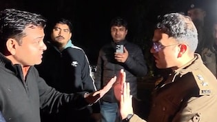 कमीज उतारकर प्रदर्शन करने वाले कांग्रेस कार्यकर्ताओं के लिए बीच सड़क भिड़ी दिल्ली और हिमाचल पुलिस