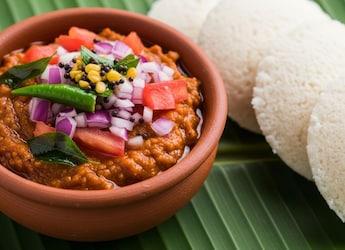 Why This Tomato-Onion Chutney Deserves A Spot On Your Breakfast Plate