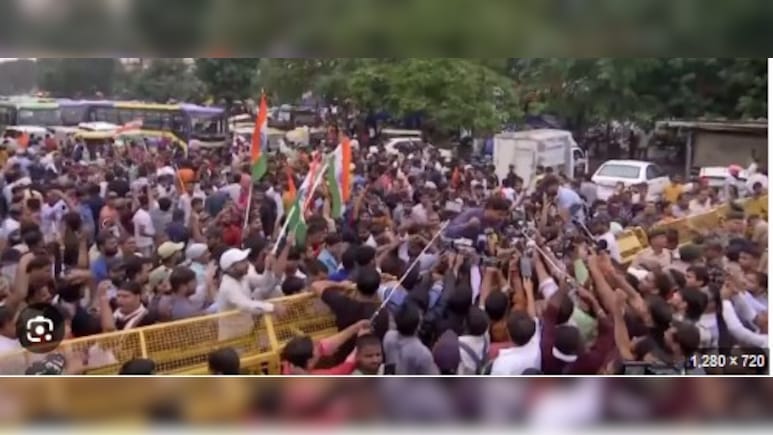 BPSC TRE 4: पटना की सड़कों पर उतरे शिक्षक अभ्यर्थी, विधानसभा घेराव की कोशिश