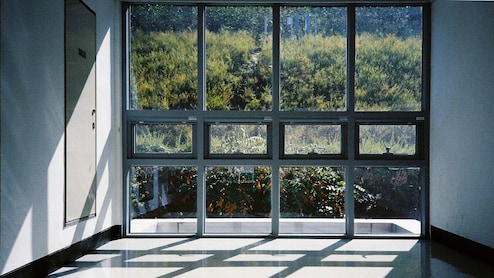 Why Homes In Amsterdam And The Rest Of The Netherlands Have No Curtains