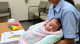 10 दिन के बच्चे को गोद में लेकर 12वीं का एग्जाम देने पहुंची छात्रा, सेंटर पर बनाया गया मदर-फ्रेंडली रूम