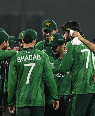 Pak Script Bizarre Record With NZ Washout